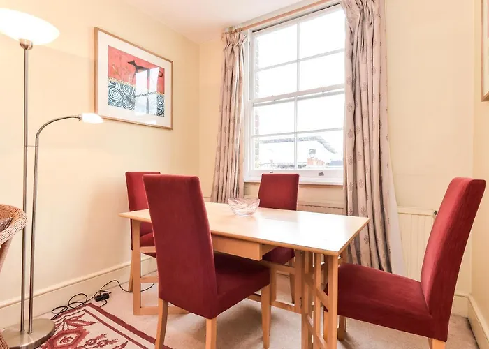 Smart Flat Near Pimlico Tube